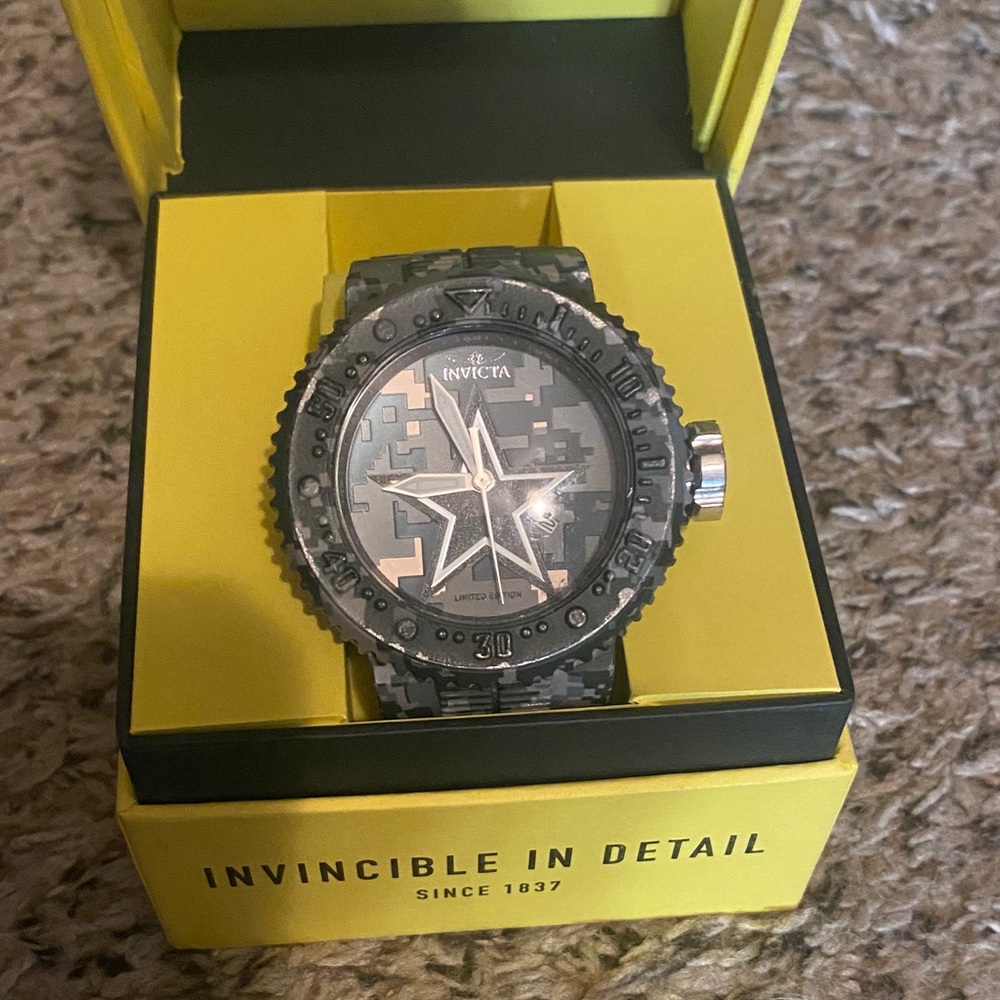Dallas COWBOYS 52 mil  Invicta camouflage BOLT series